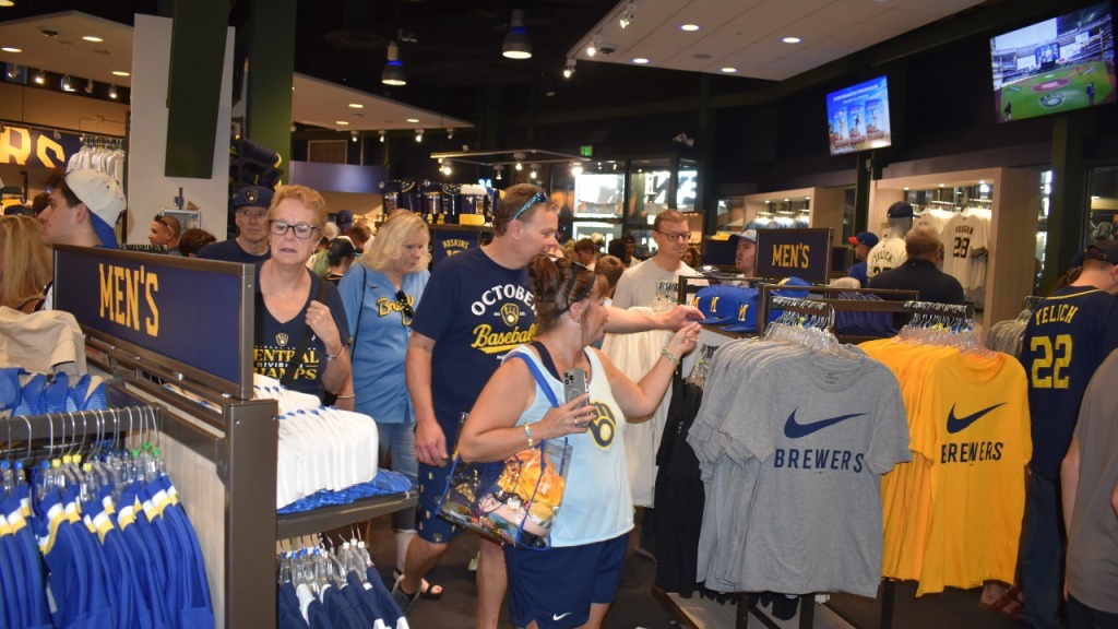 Milwaukee Brewers advancement to NLCS increases local economic impact of MLB playoffs — BizTimes Milwaukee