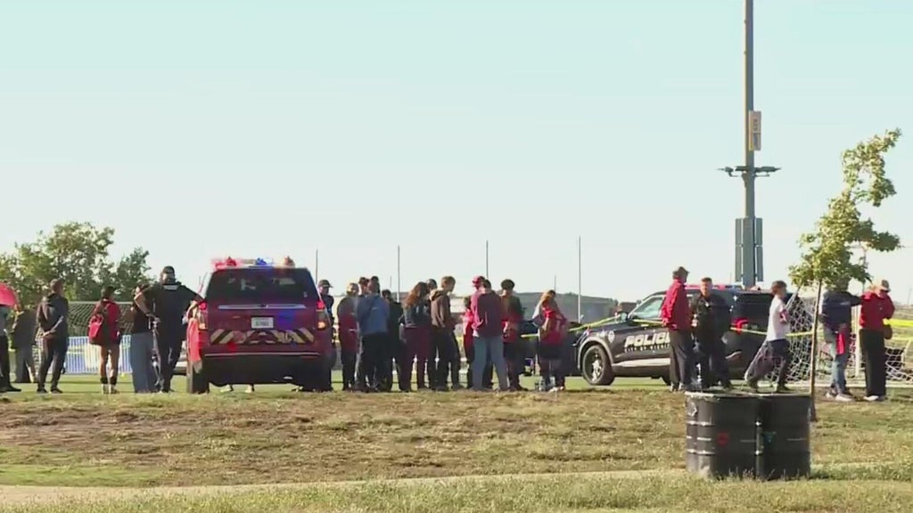 At least 2 killed, several injured after car drives onto Kansas soccer field — CBS Miami, Ponte Vedra Beach Sports news