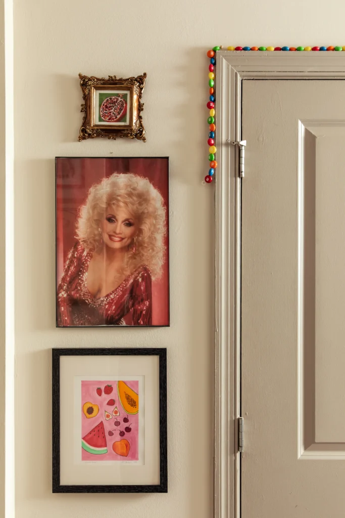 BOLD SPACES | Downtown advocate’s high-rise oasis is a local-art-filled Pink Pony Club — Jacksonville Today