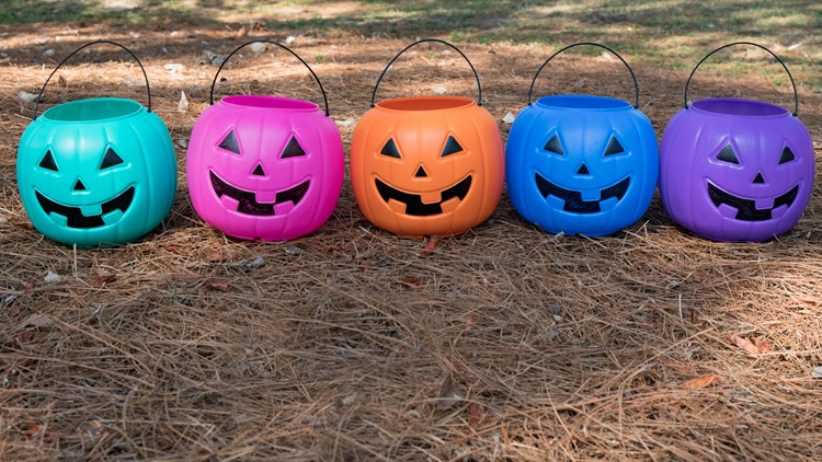 Why some houses might have different colored pumpkins on Halloween — First Coast News Life JAX, Ponte Vedra Beach Community news